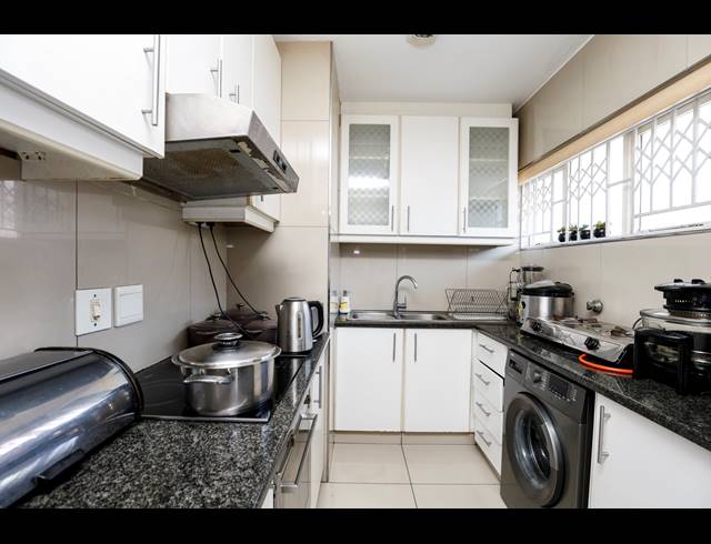 3 BEDROOM APARTMENT FOR SALE IN ESSENWOOD